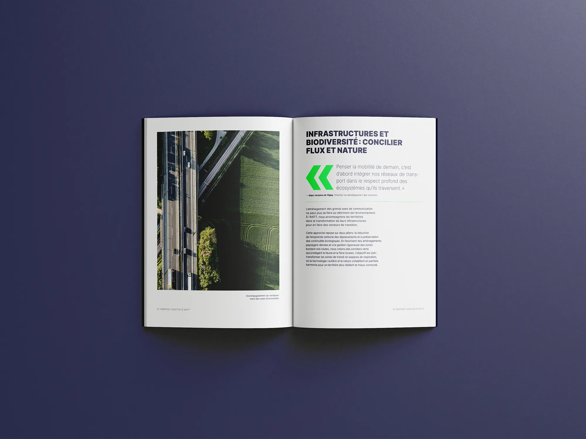 Double page intérieure